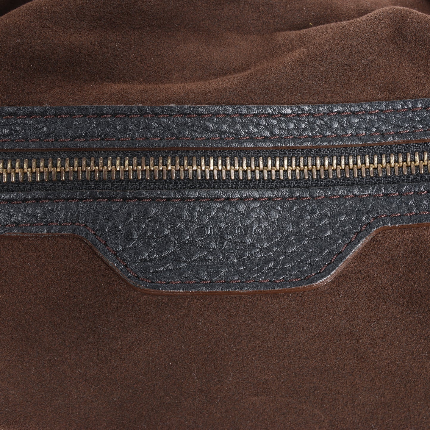Sac à main Louis Vuitton Monogram Mahina L Lunar PM en cuir noir M95765