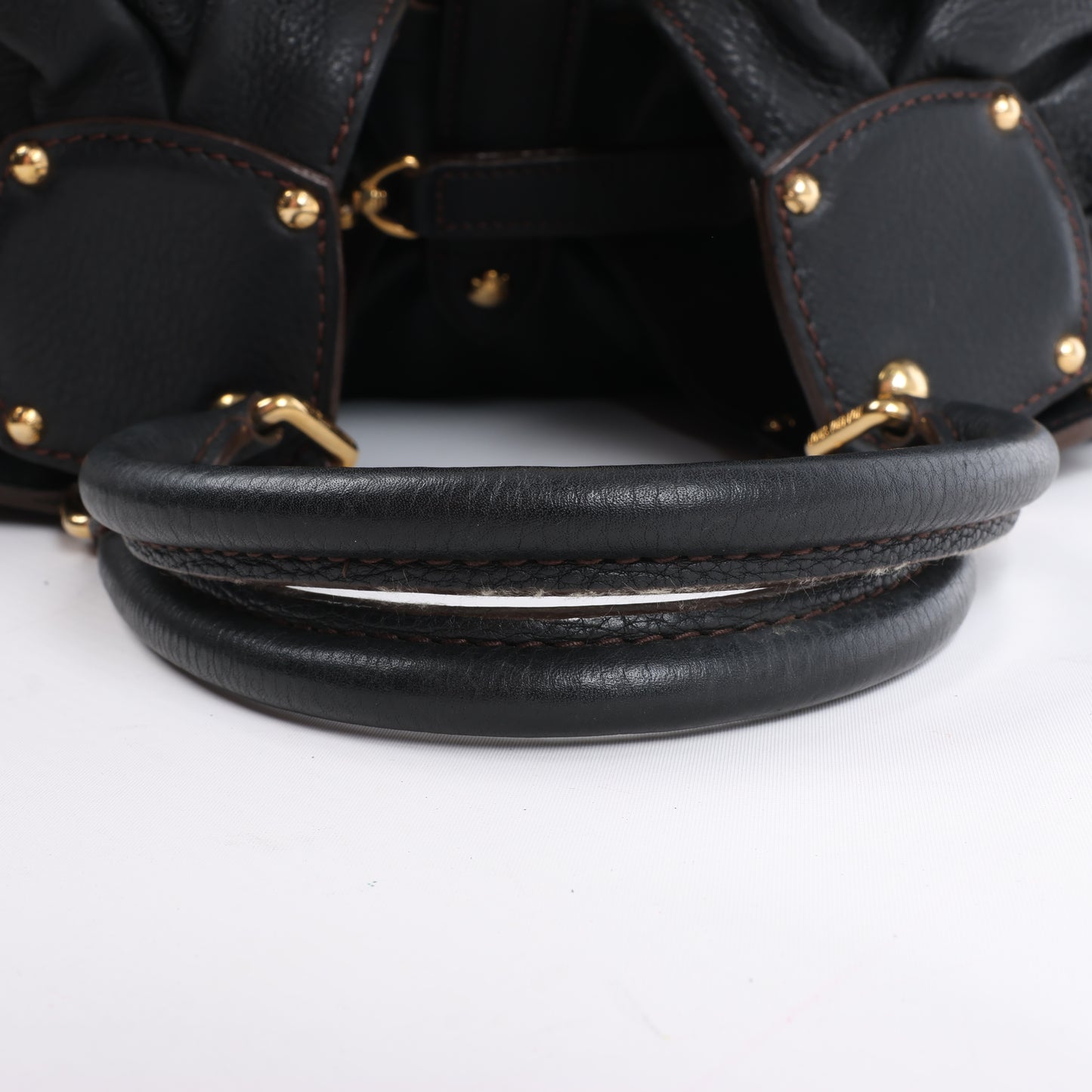 Sac à main Louis Vuitton Monogram Mahina L Lunar PM en cuir noir M95765
