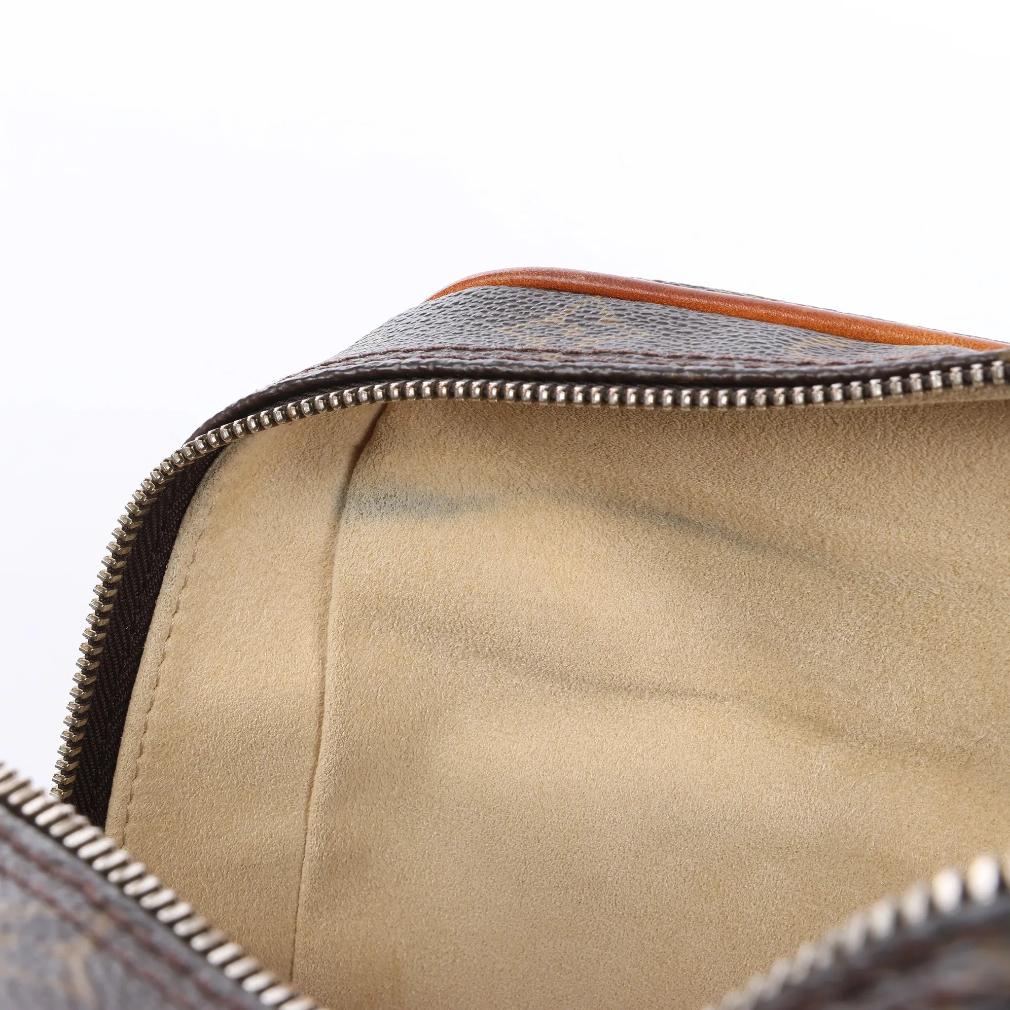 Louis Vuitton Manhattan PM Monogram Canvas Handbag in Brown M40026