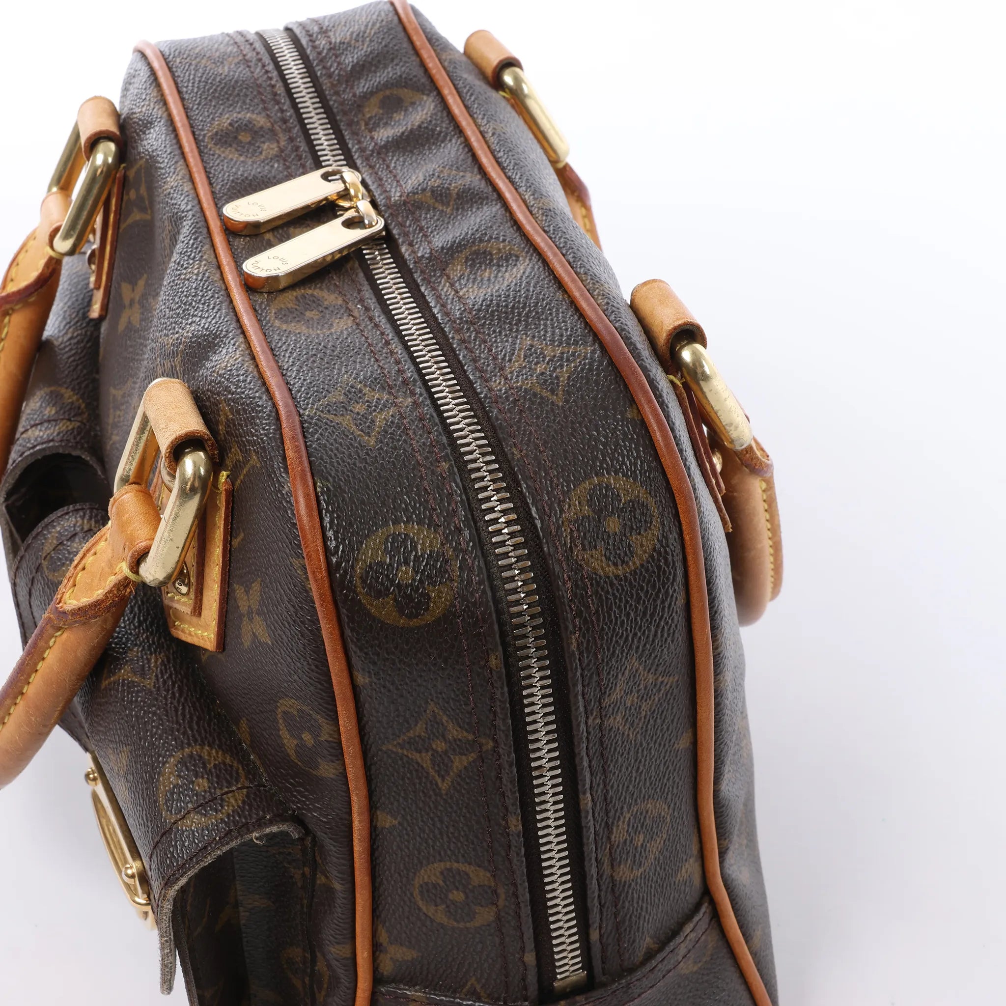 Louis Vuitton Manhattan PM Monogram Canvas Handbag in Brown M40026