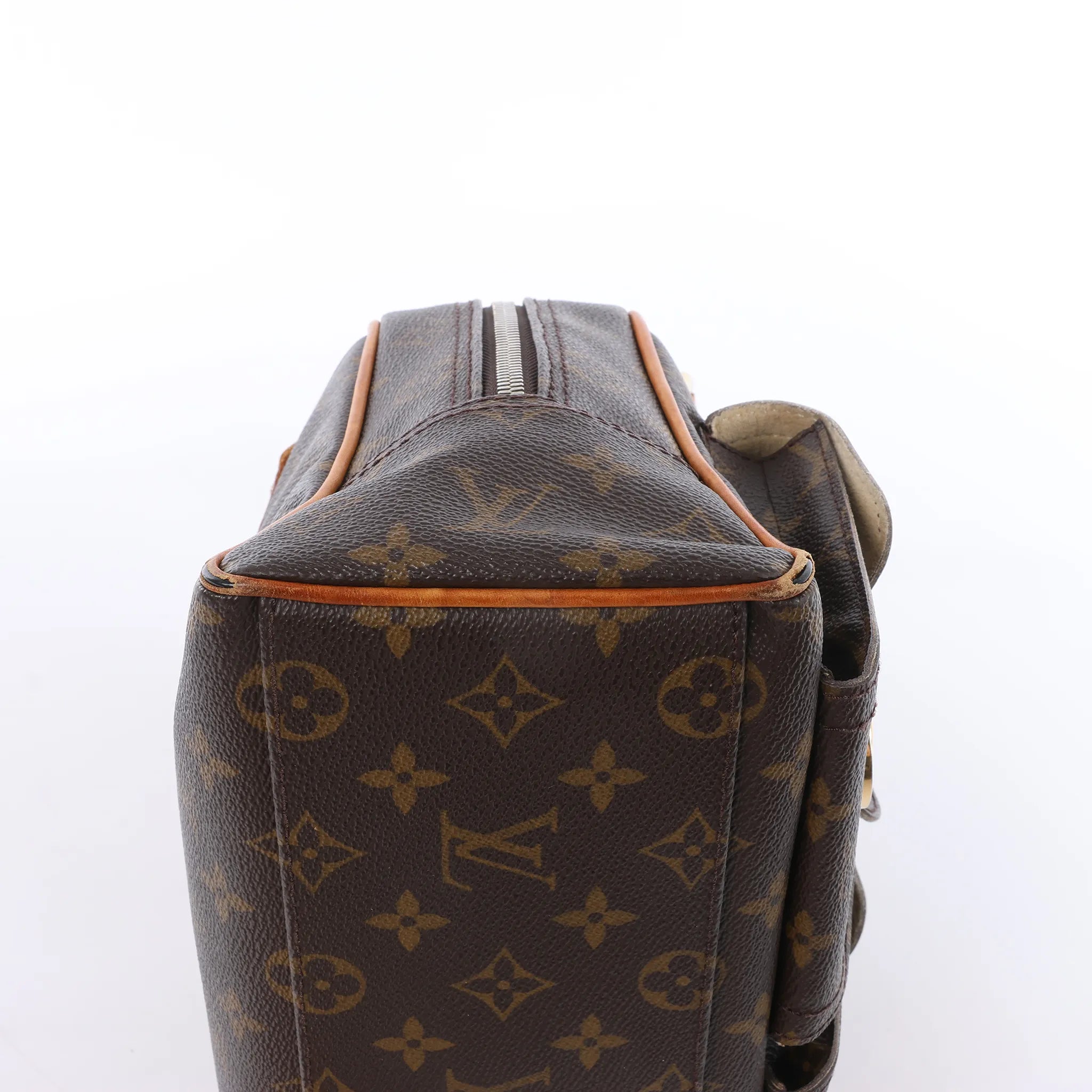 Louis Vuitton Manhattan PM Monogram Canvas Handbag in Brown M40026