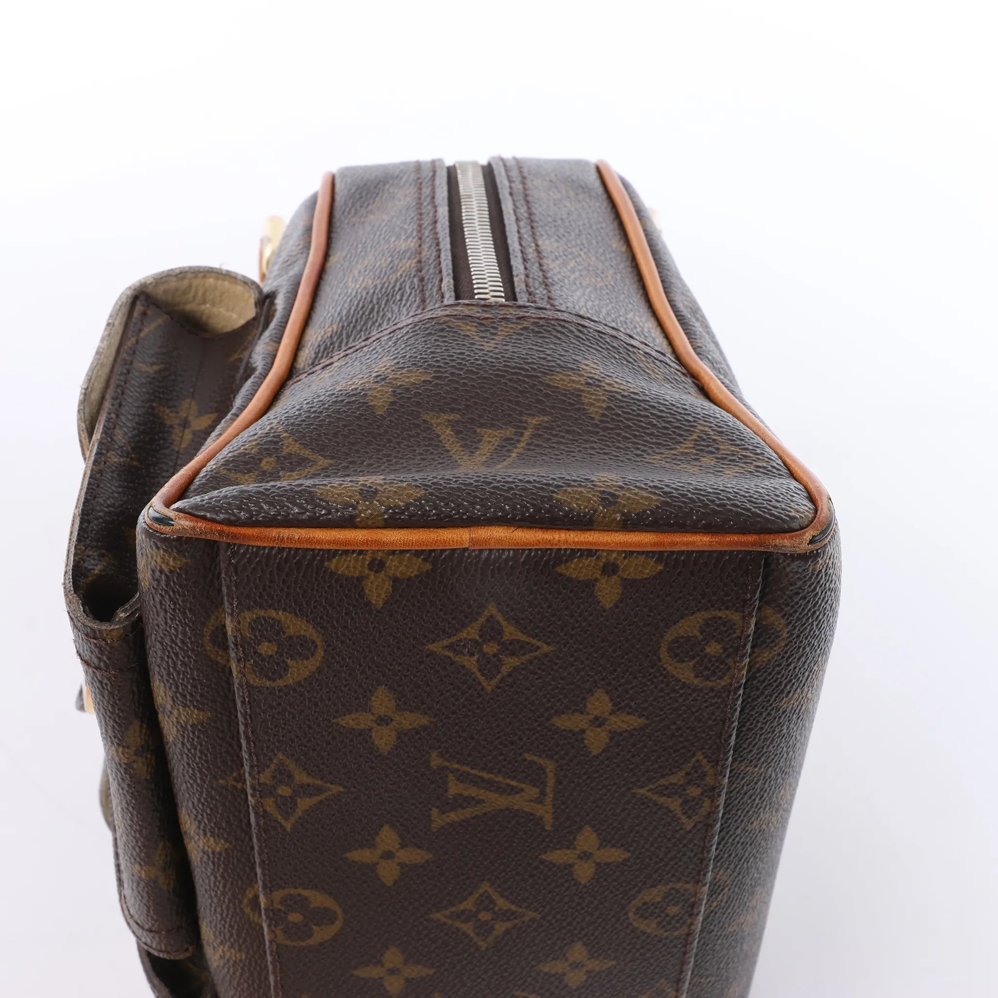 Louis Vuitton Manhattan PM Monogram Canvas Handbag in Brown M40026