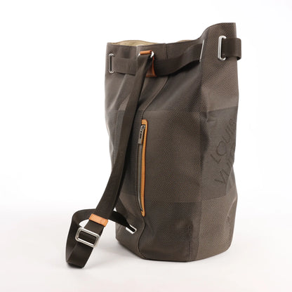 Louis Vuitton Matero PM Damier Geant Umhängetasche in Grau