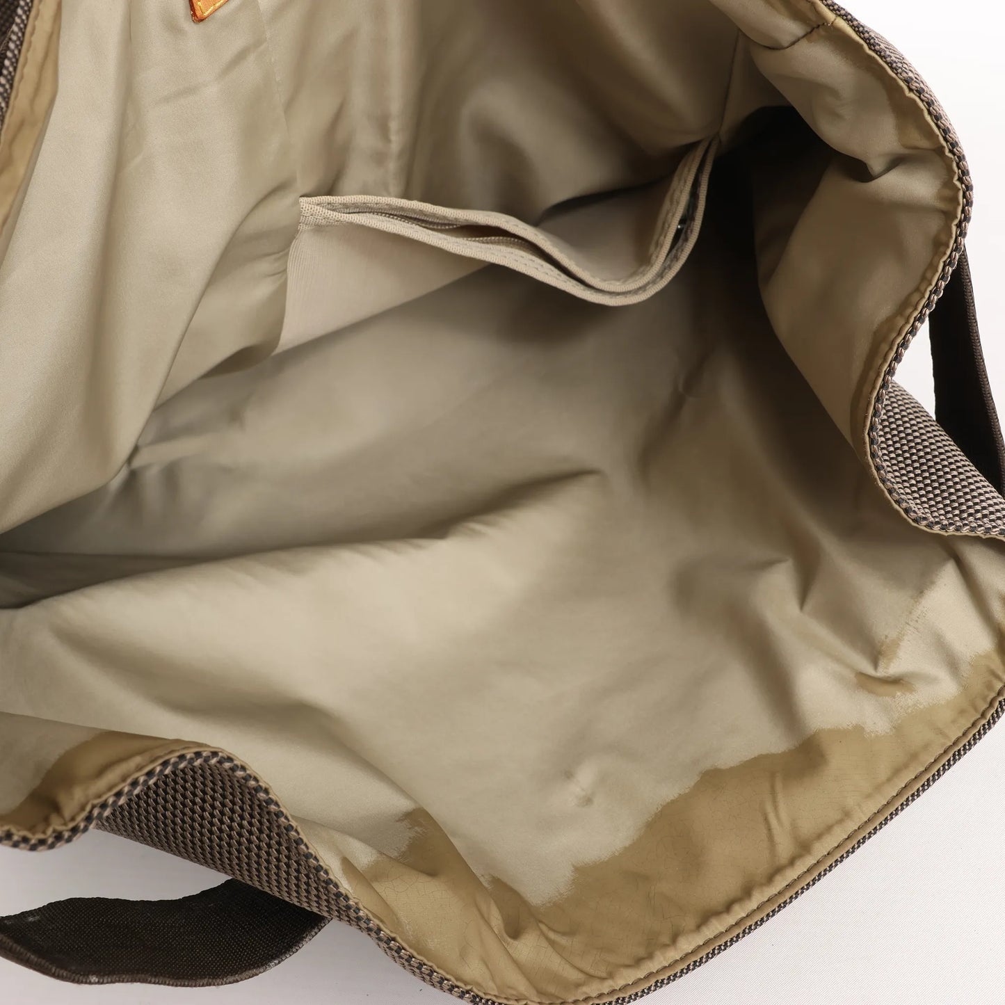 Louis Vuitton Matero PM Damier Geant Umhängetasche in Grau