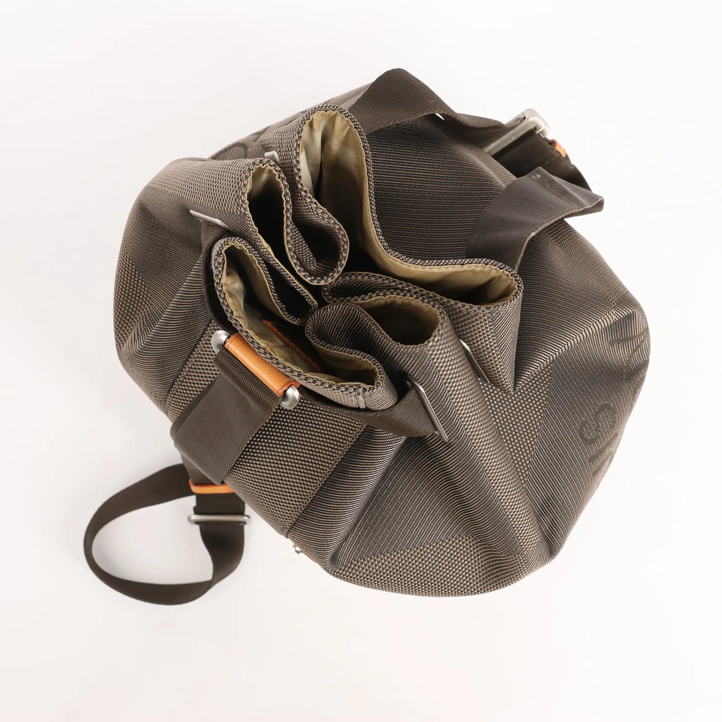 Louis Vuitton Matero PM Damier Geant Umhängetasche in Grau