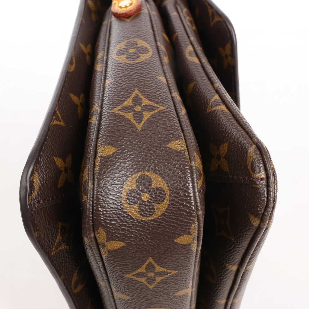 Louis Vuitton Pochette Metis MM Monogram Canvas Crossbody Bag in Brown M44875