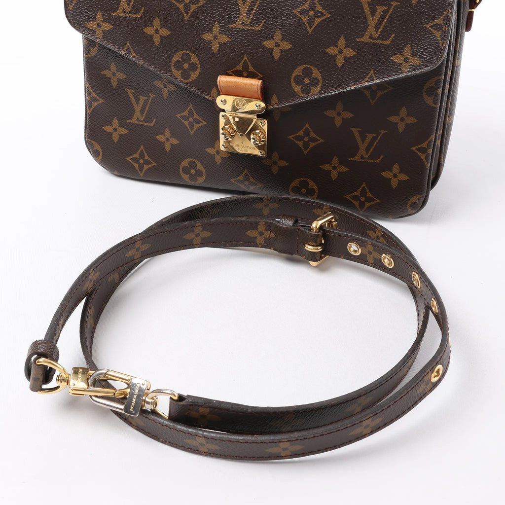 Louis Vuitton Metis MM Pochette Monogram Canvas Crossbody Bag in Brown M44875