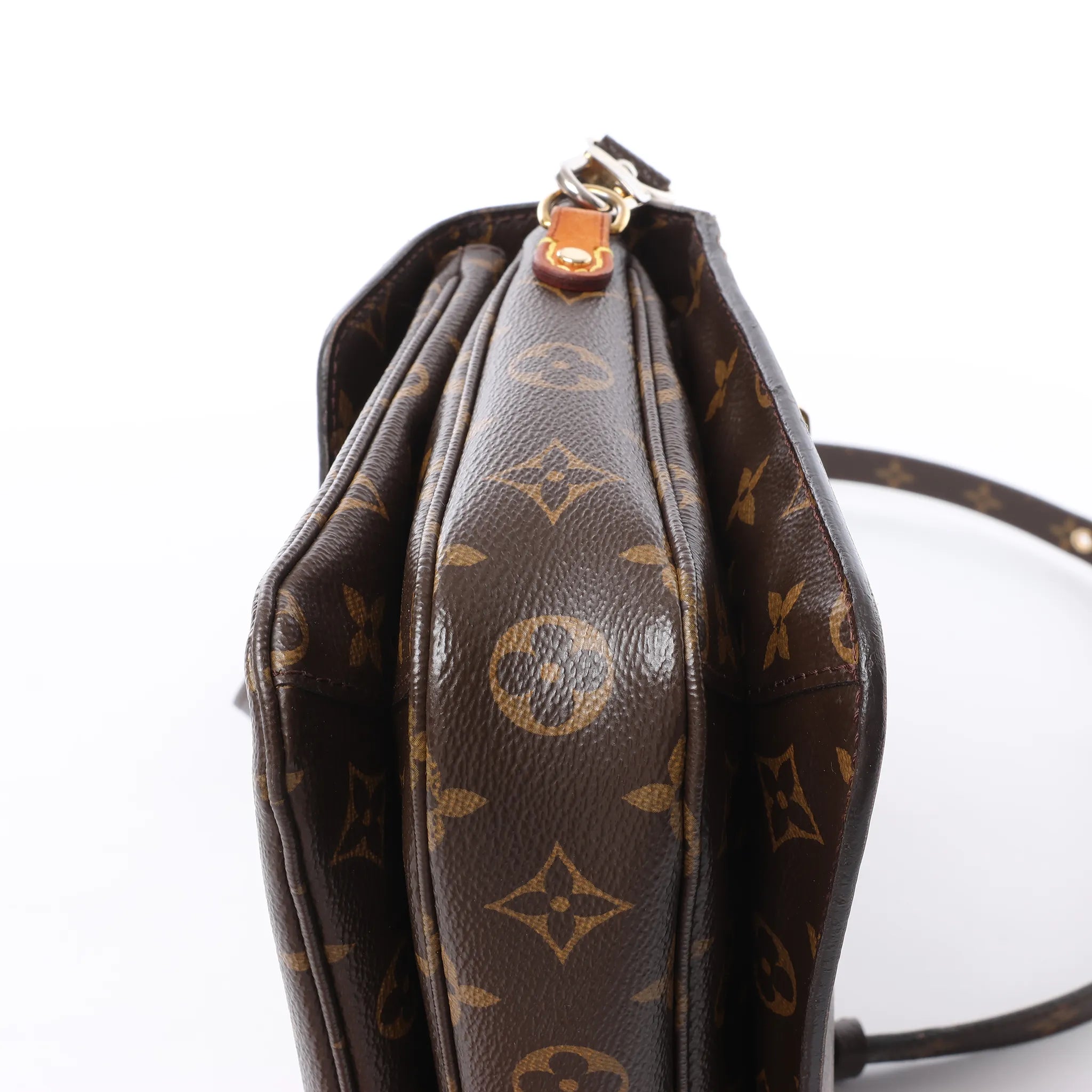 Louis Vuitton Metis MM Pochette Monogram Canvas Crossbody Bag in Brown M44875