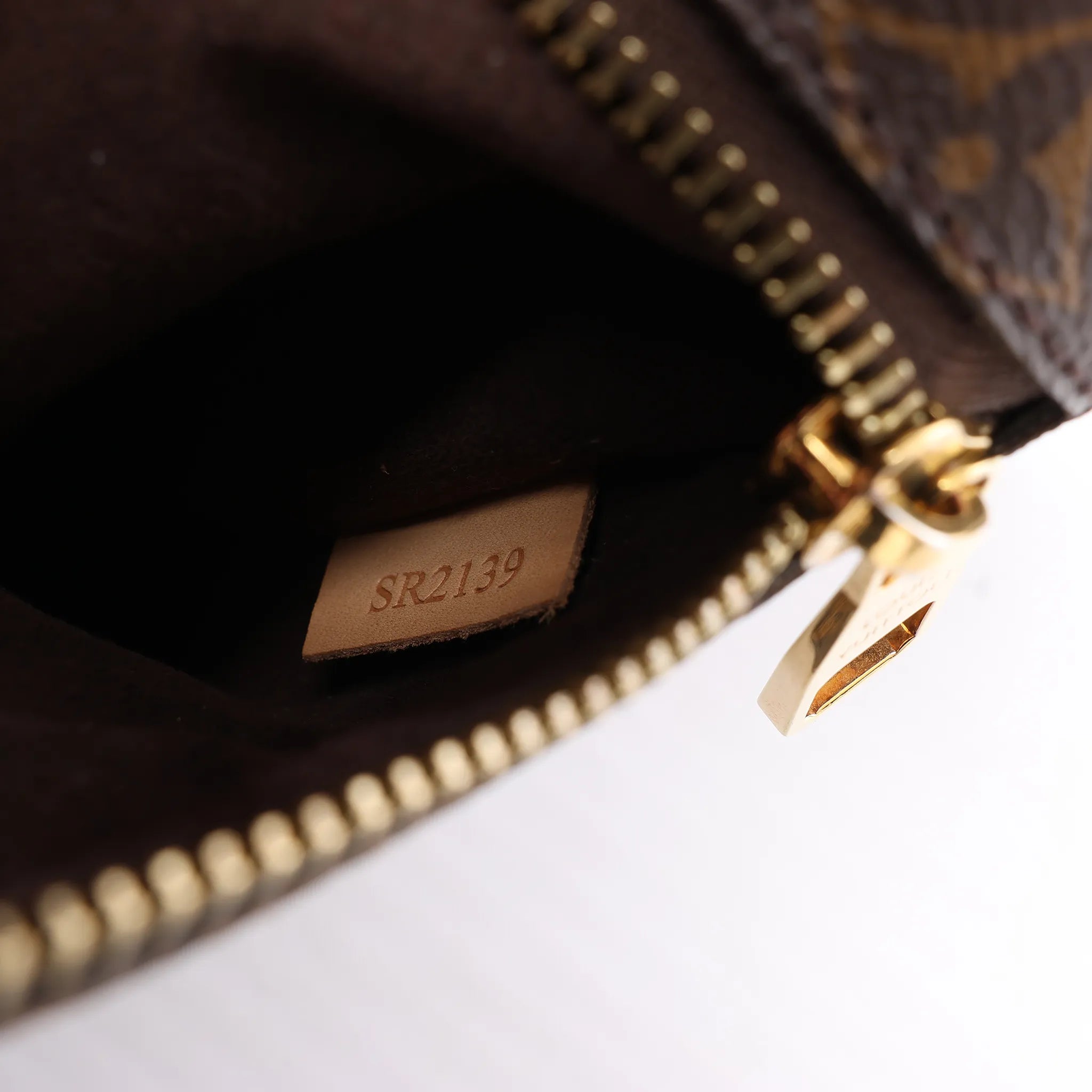 Louis Vuitton Metis MM Pochette Monogram Canvas Crossbody Bag in Brown M44875