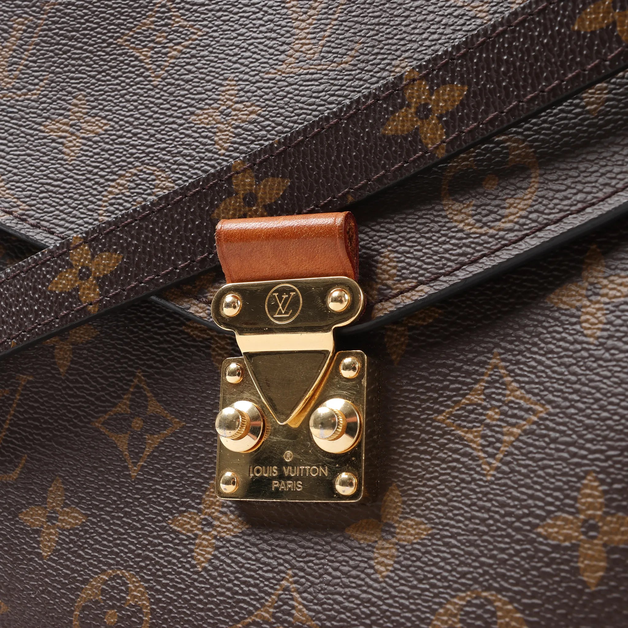 Louis Vuitton Metis MM Pochette Monogram Canvas Crossbody Bag in Brown M44875