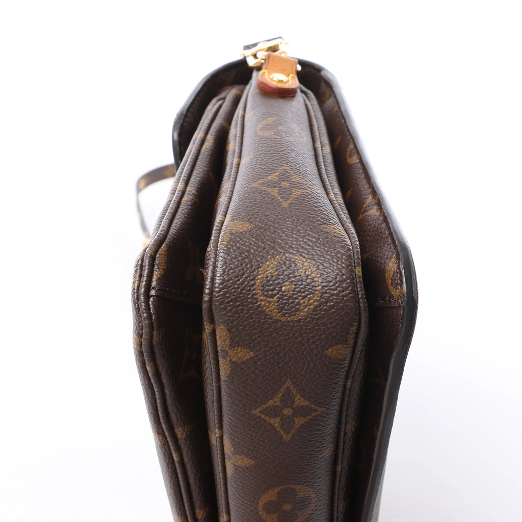 Louis Vuitton Metis MM Pochette Monogram Canvas Crossbody Bag in Brown M44875