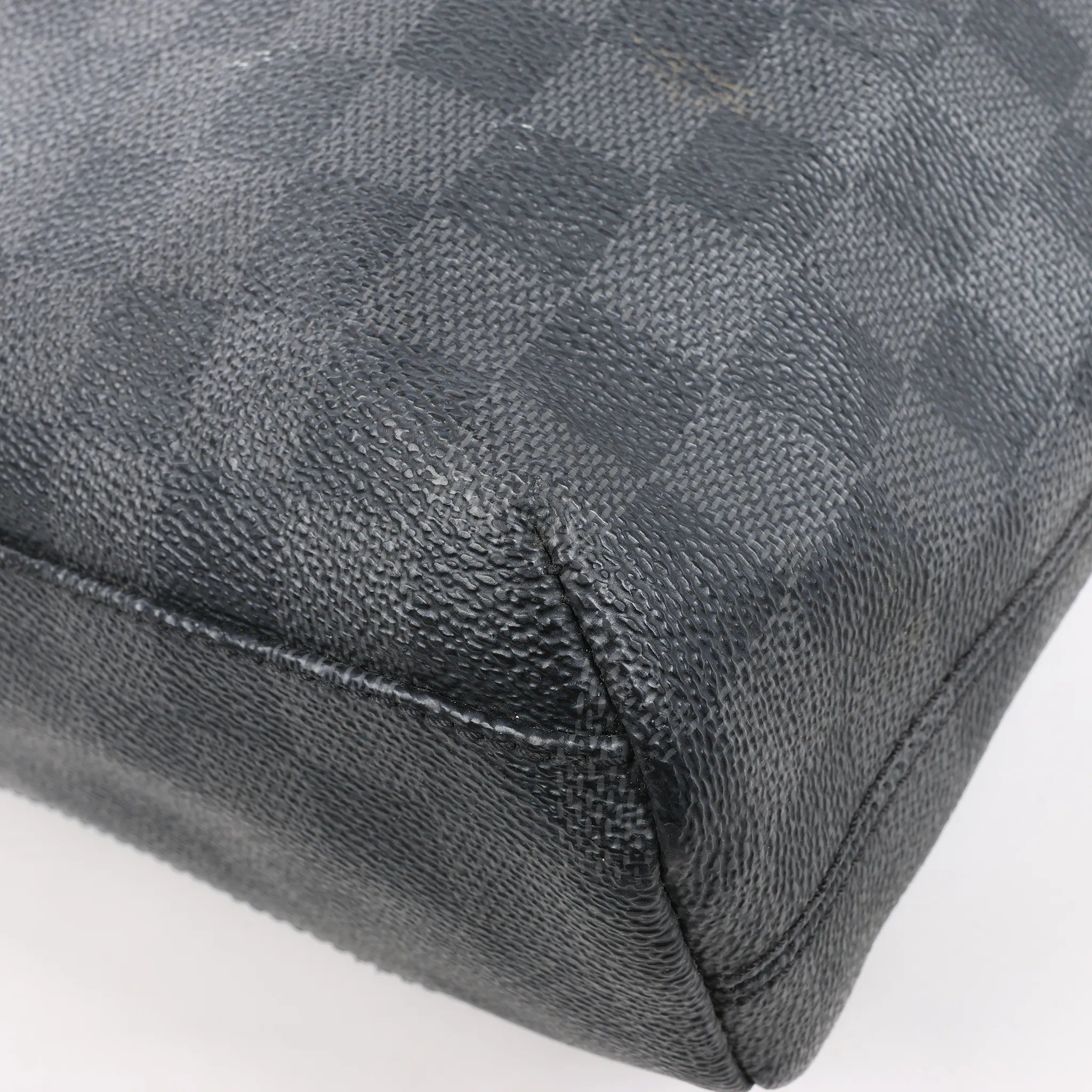 Louis Vuitton Damier Graphite Mick MM Shoulder Bag N41106