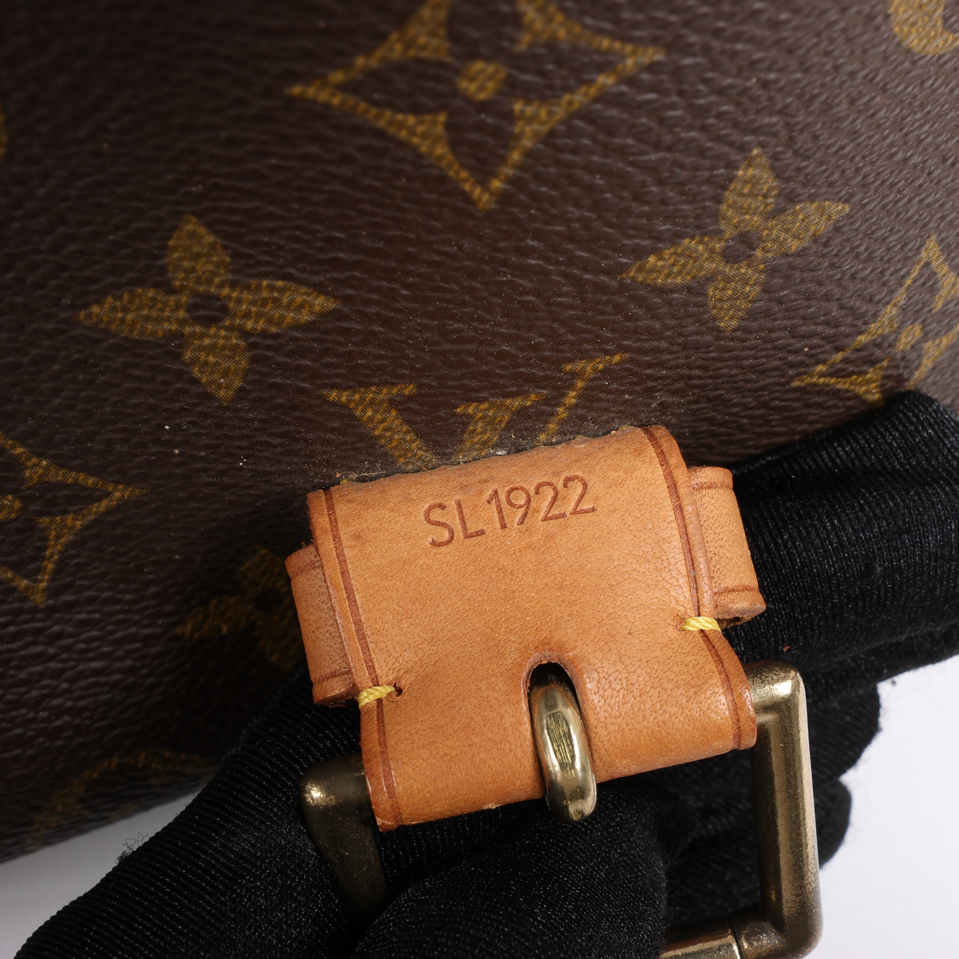 Bolso de mano tipo maletín Beverly de lona con monograma de Louis Vuitton M51121