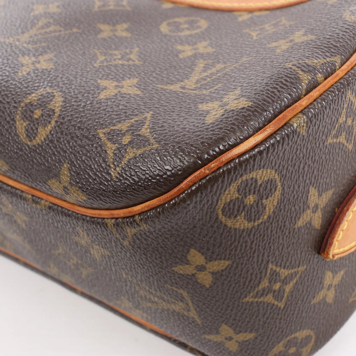 Louis Vuitton Monogram Canvas Blois Crossbody Bag M51221