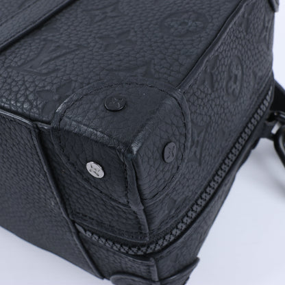 Louis Vuitton – Soft Trunk 2Way-Handtasche mit Monogrammprägung in Schwarz M57410