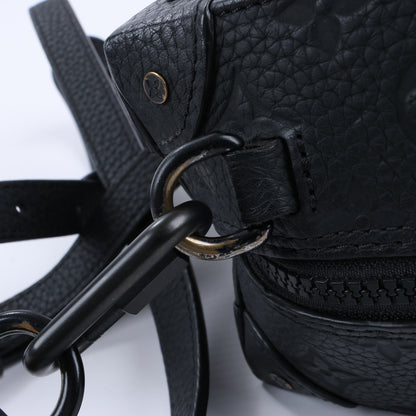 Sac à main Louis Vuitton Monogram Emboss Soft Trunk 2 voies, noir M57410