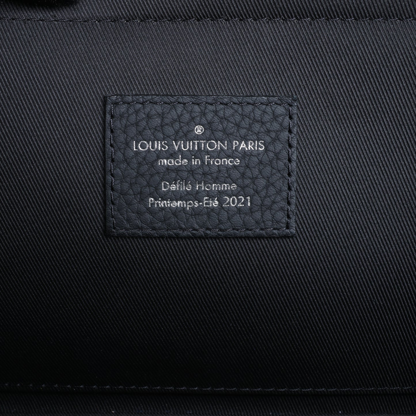 Sac à main Louis Vuitton Monogram Emboss Soft Trunk 2 voies, noir M57410