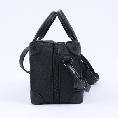 Sac à main Louis Vuitton Monogram Emboss Soft Trunk 2 voies, noir M57410