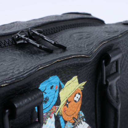 Louis Vuitton – Soft Trunk 2Way-Handtasche mit Monogrammprägung in Schwarz M57410