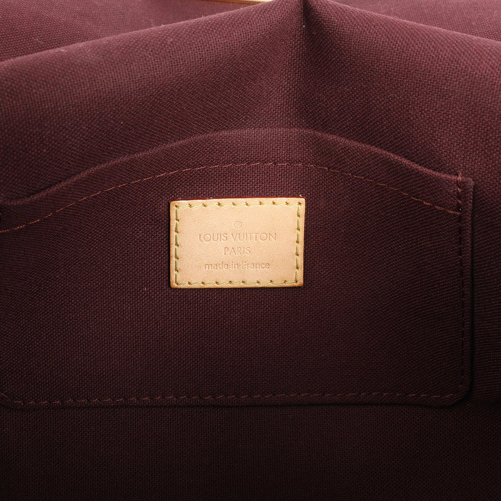Louis Vuitton Monogram Favorite PM Handbag M40717