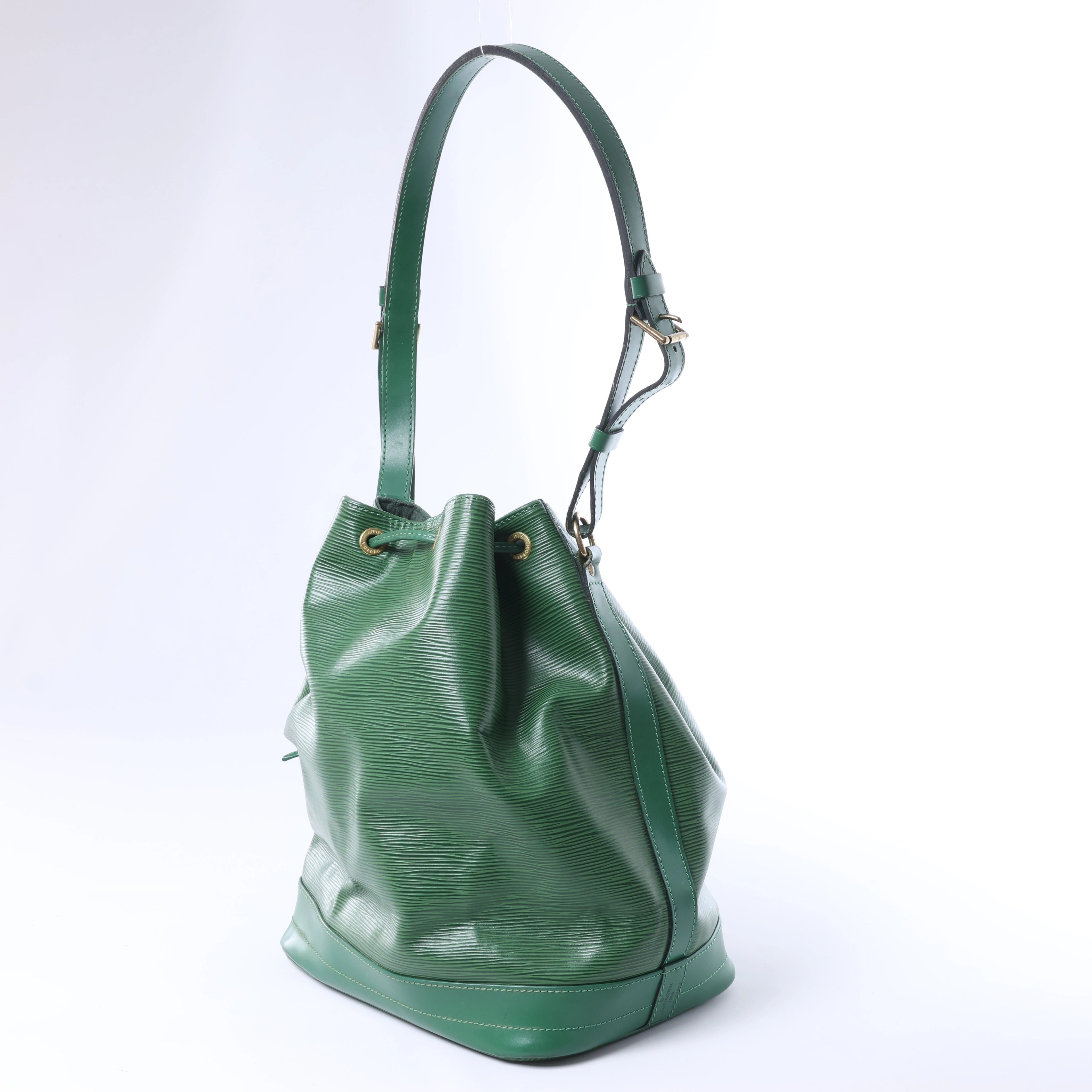 Louis Vuitton Leather Epi Noe Shoulder Bag in Green
