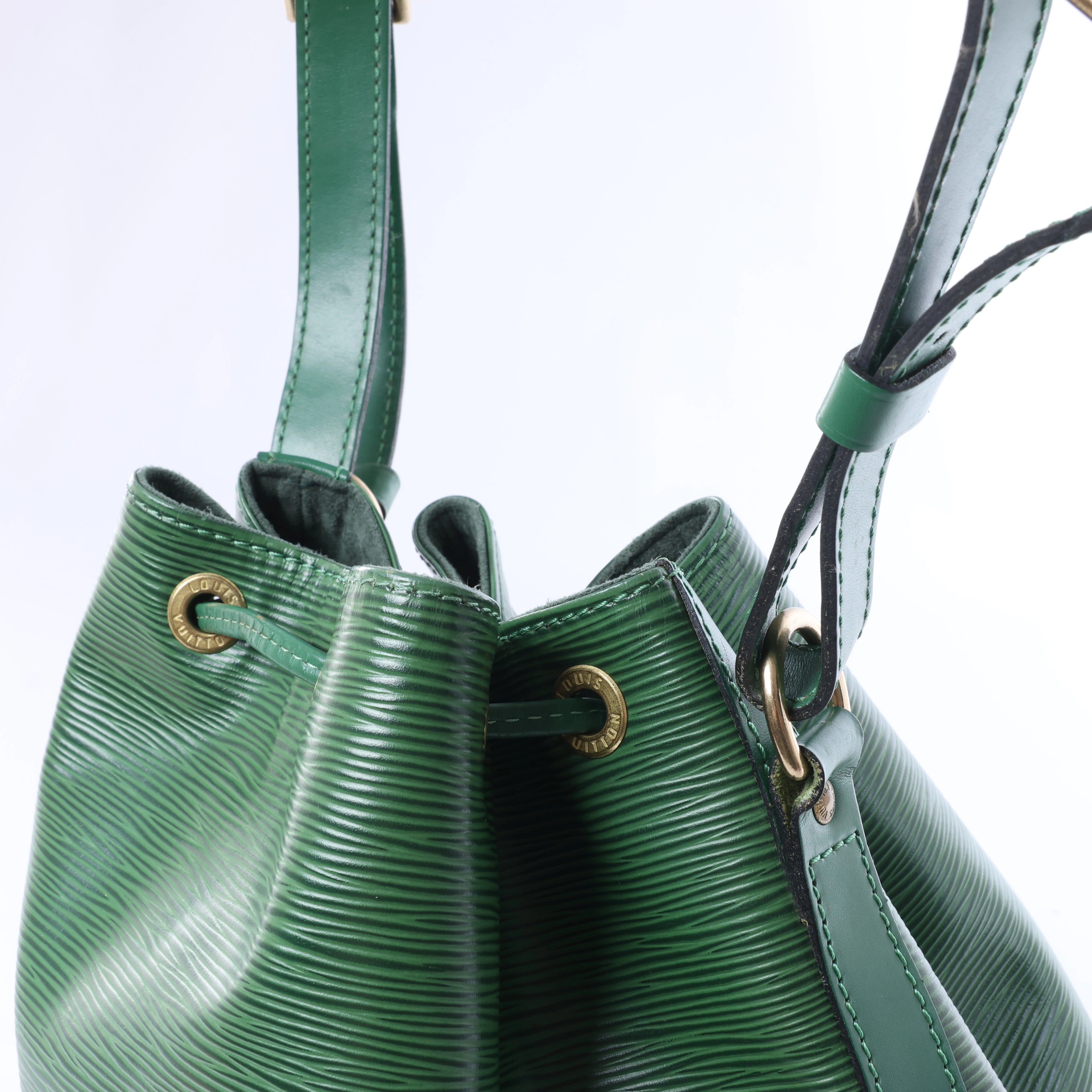 Louis Vuitton Leather Epi Noe Shoulder Bag in Green