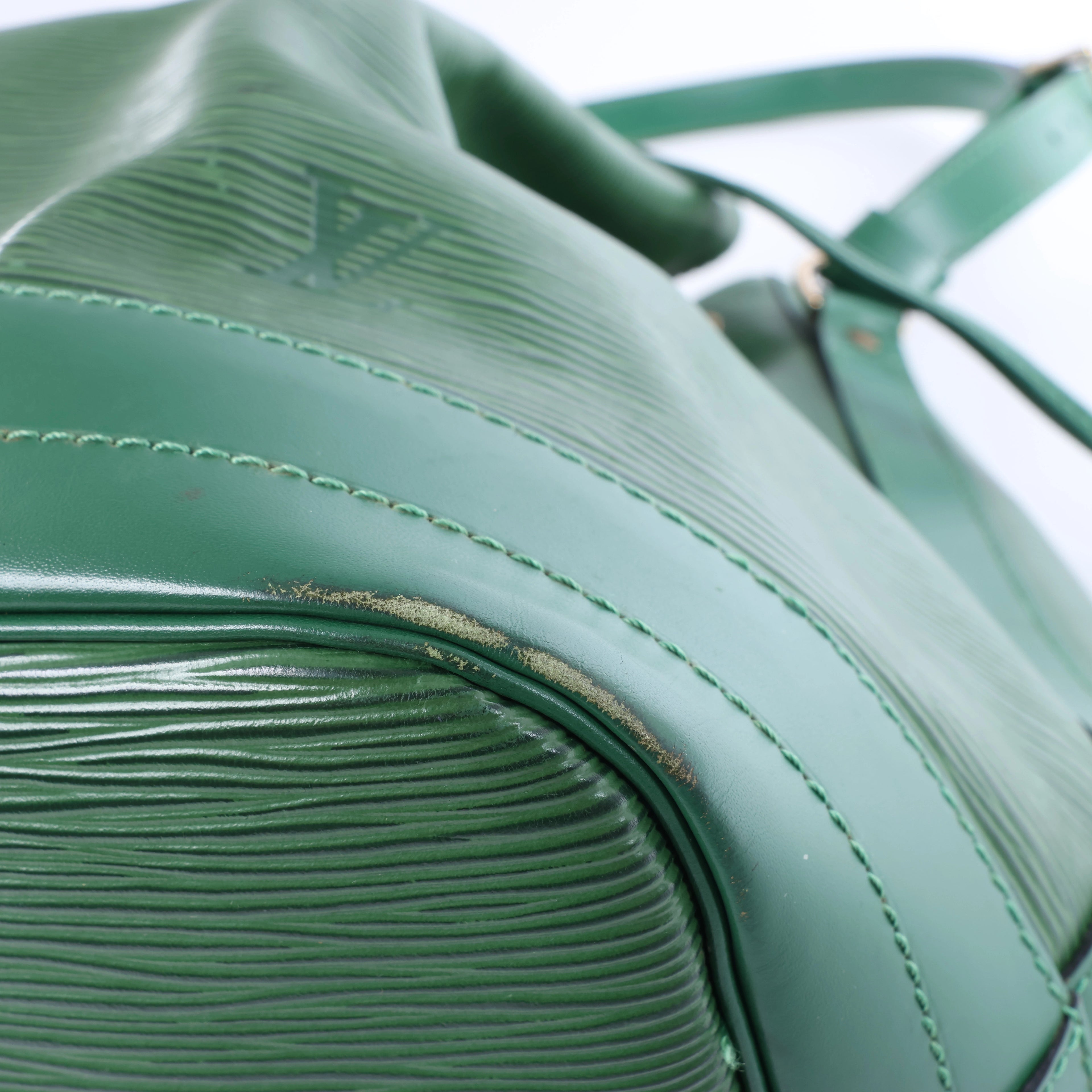 Louis Vuitton Leather Epi Noe Shoulder Bag in Green