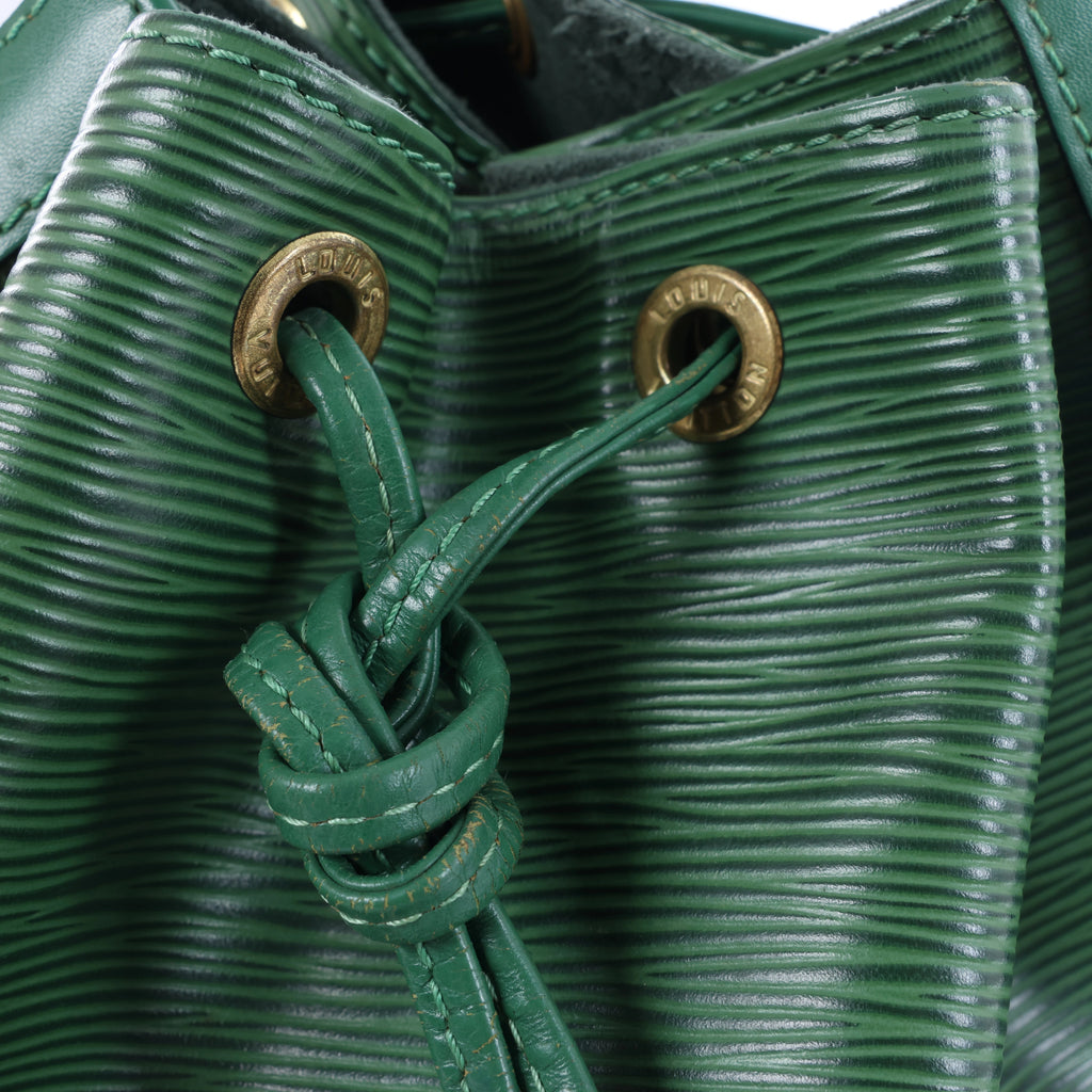 Louis Vuitton Leather Epi Noe Shoulder Bag in Green