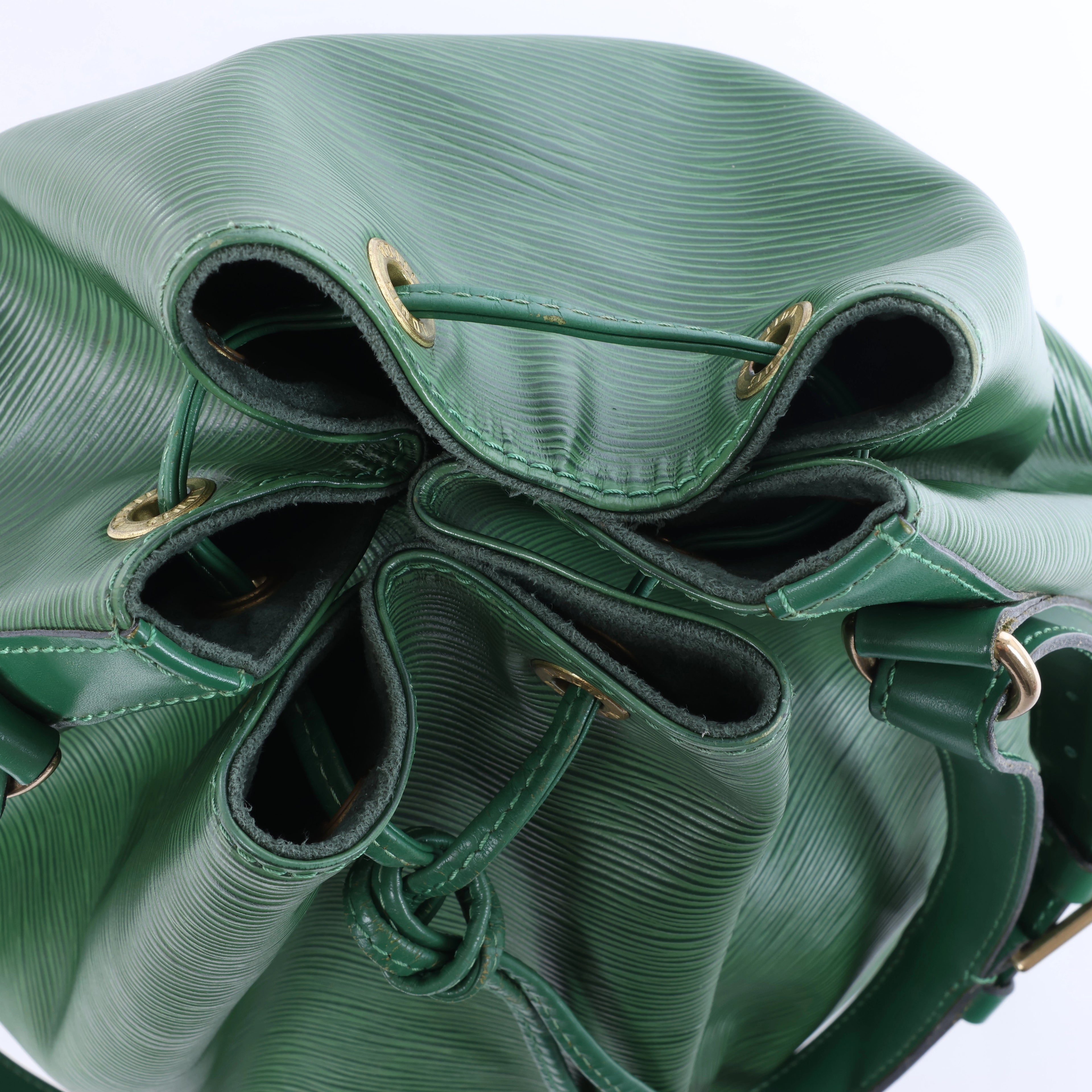 Louis Vuitton Leather Epi Noe Shoulder Bag in Green