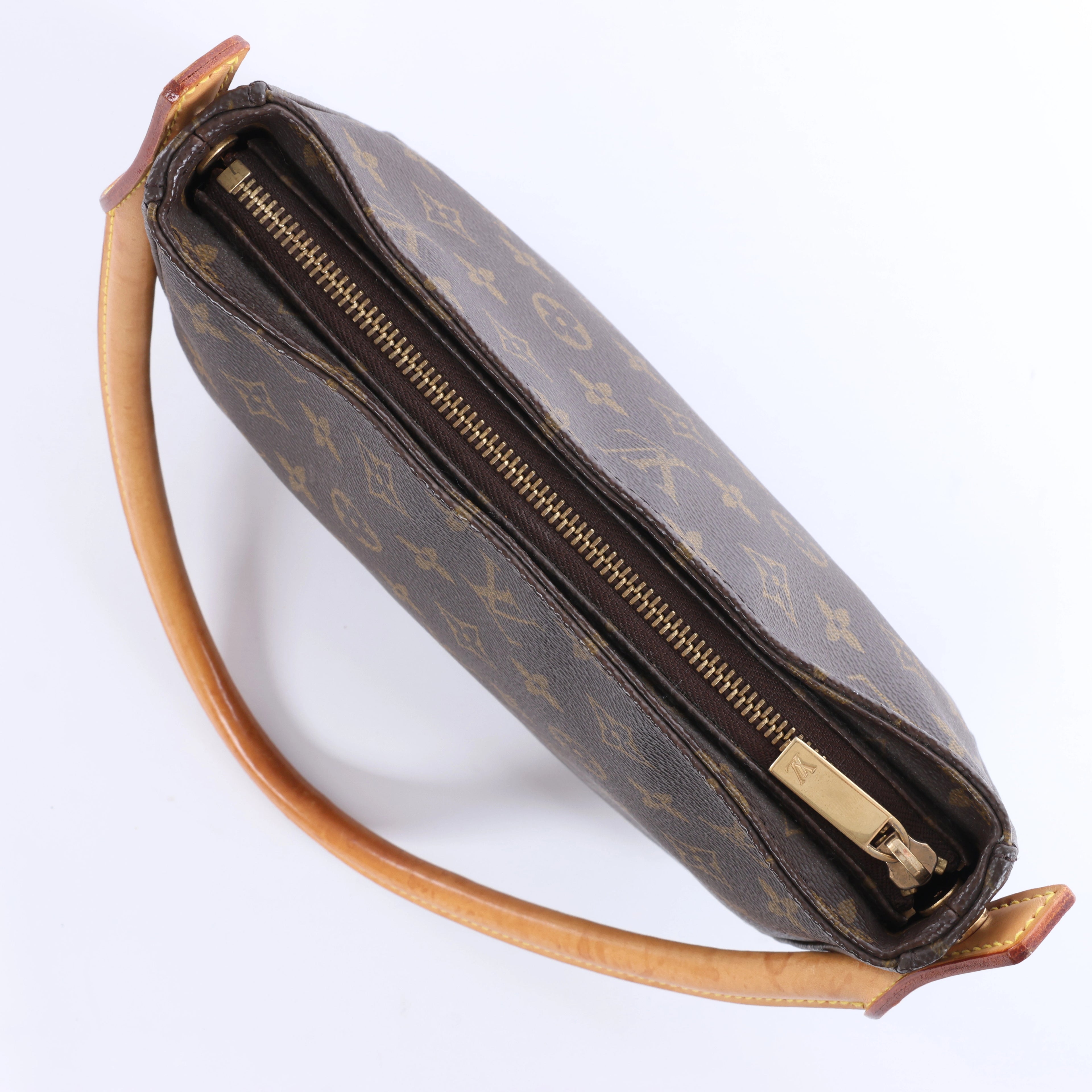 Louis Vuitton Monogram Looping MM Shoulder bag in  Brown