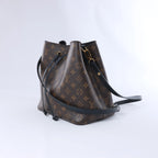 Bolso de hombro Louis Vuitton Neonoe Monogram LOVE LOCK en marrón M44369