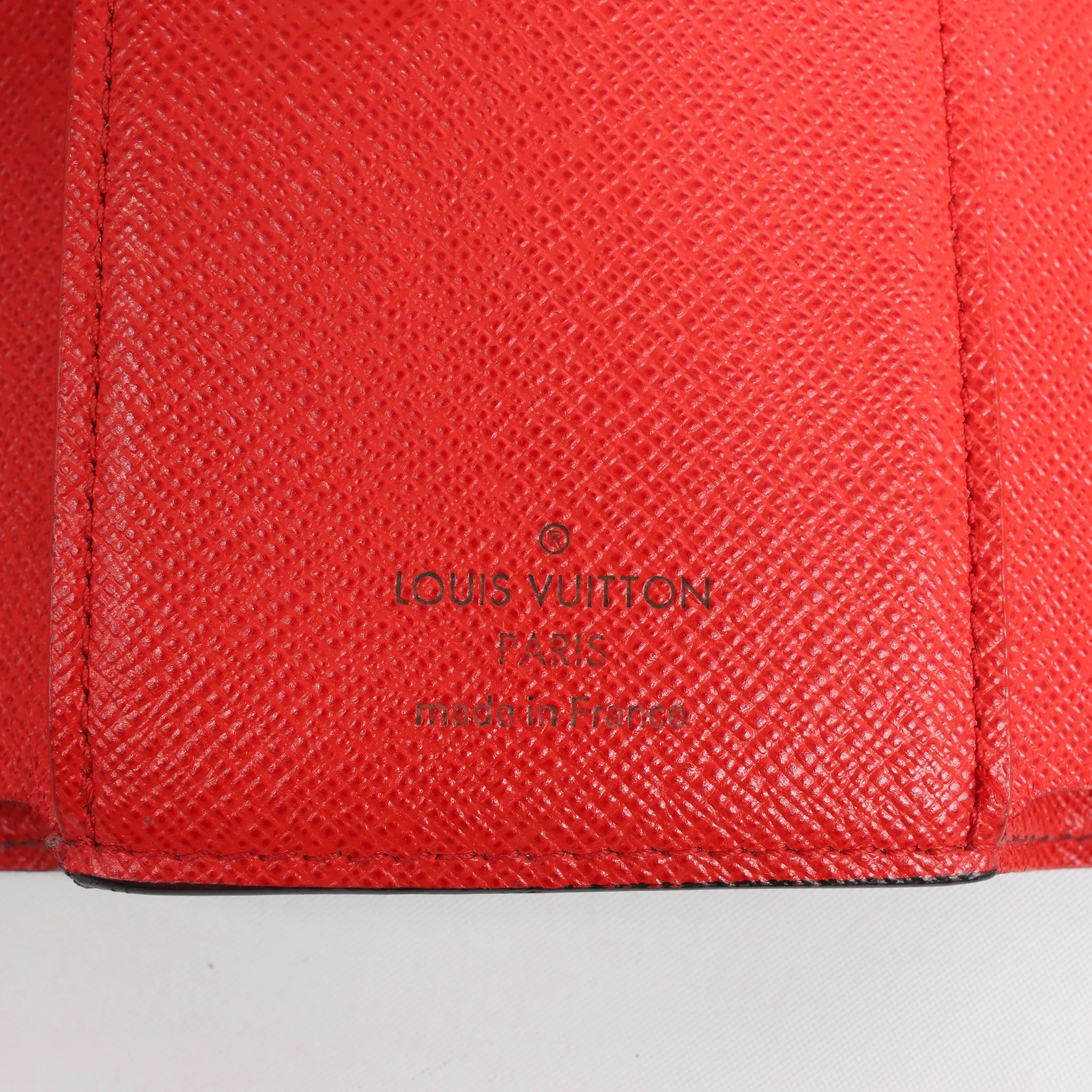 Cartera Louis Vuitton Monogram Victorine Lovely Bird en rojo M67244