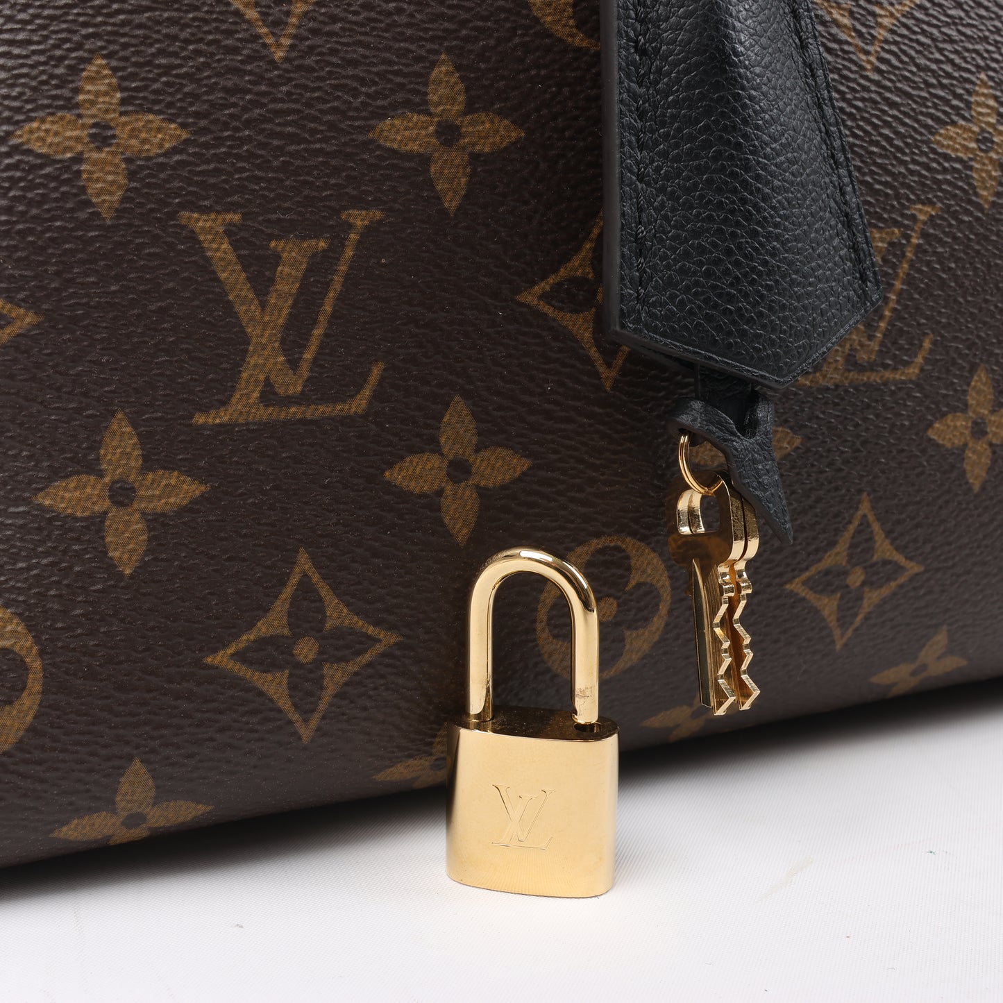 Sac à main Louis Vuitton Monogram Venus 2 voies M41737