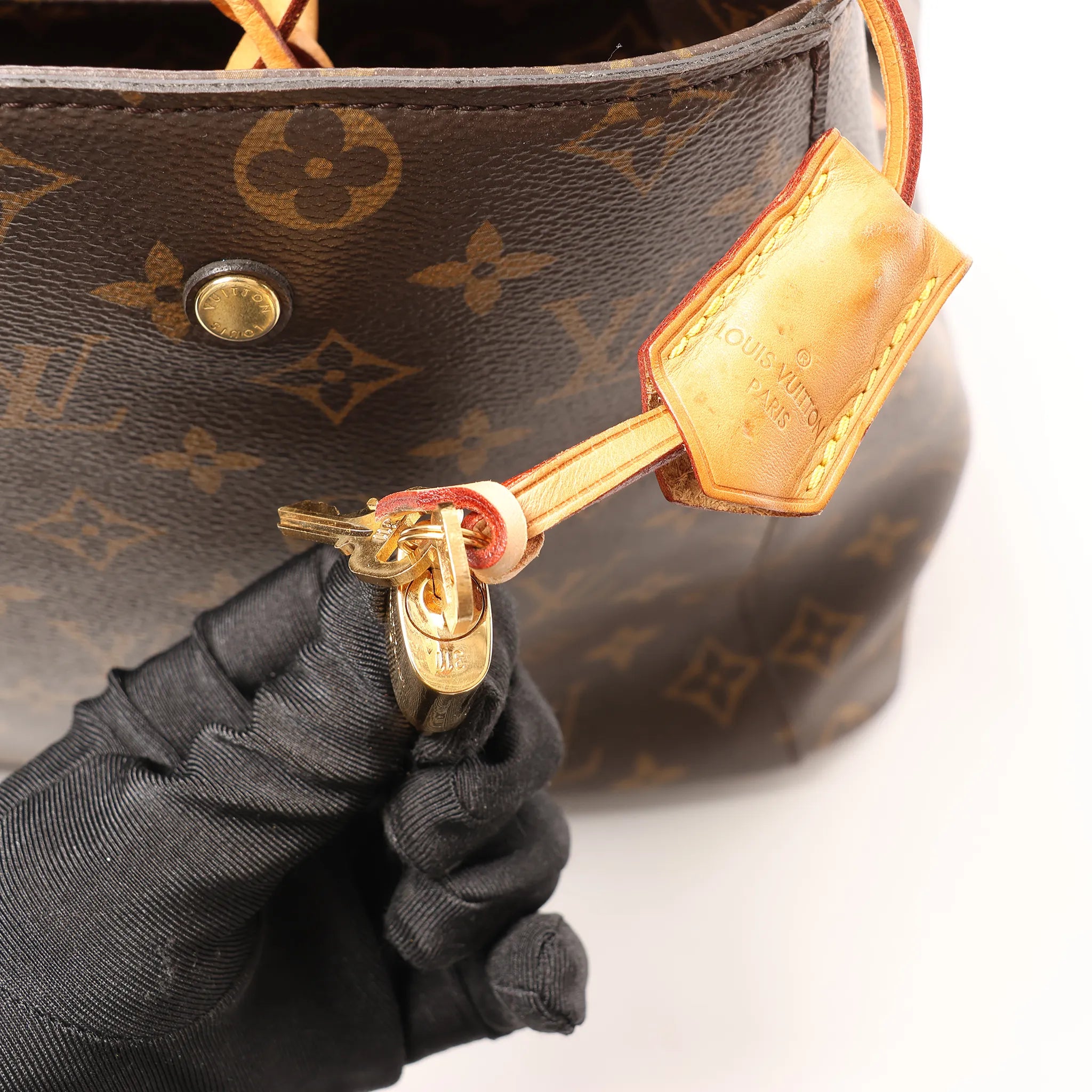 Louis Vuitton Montaigne GM Monogram 2Way Handbag in Brown M41067