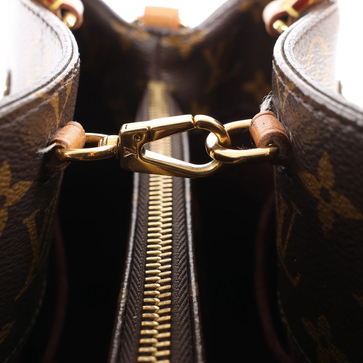 Louis Vuitton Montaigne MM Monogram Canvas 2Way Handbag in Brown M41056