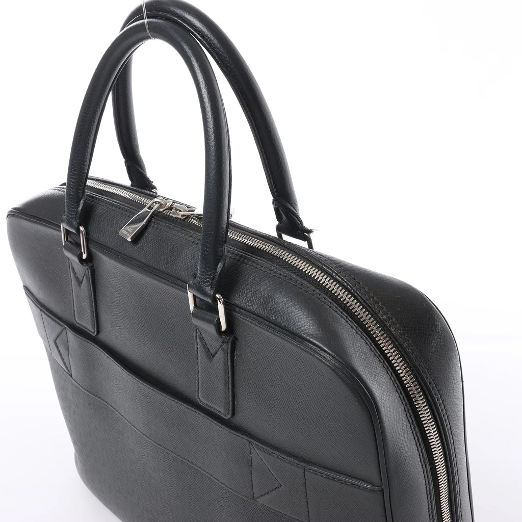Louis Vuitton Neoigor Taiga Leather Handbag in Black M32782