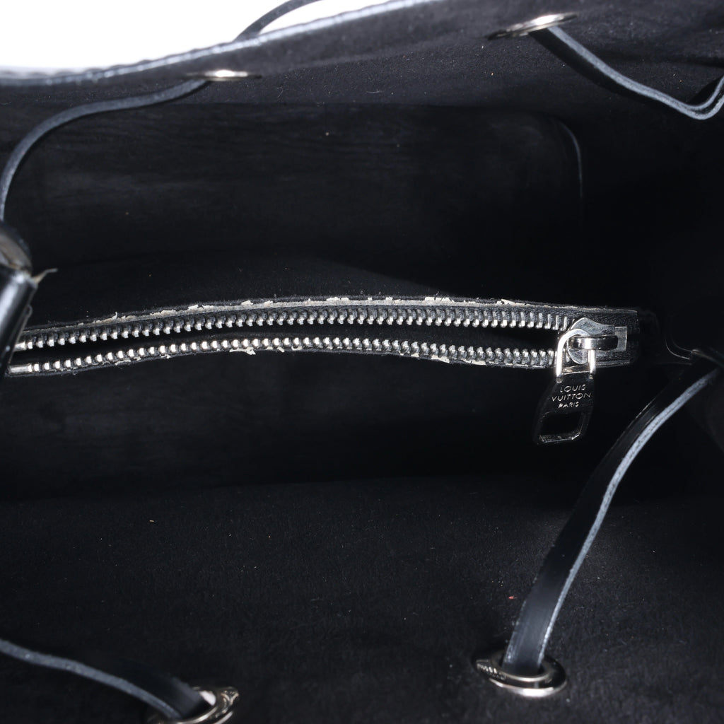 Louis Vuitton NeoNoe Epi Leather Shoulder Bag in Black M54366
