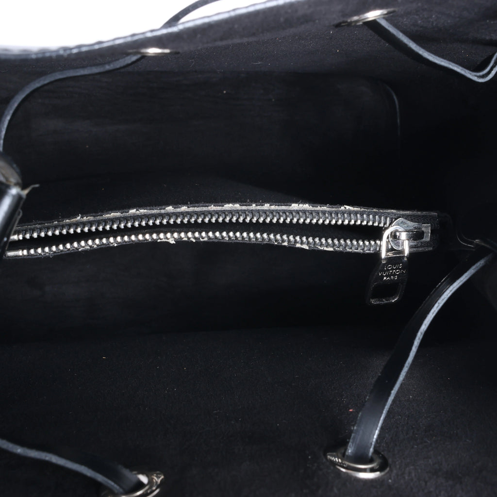 Louis Vuitton NeoNoe Epi Leather Shoulder Bag in Black M54366
