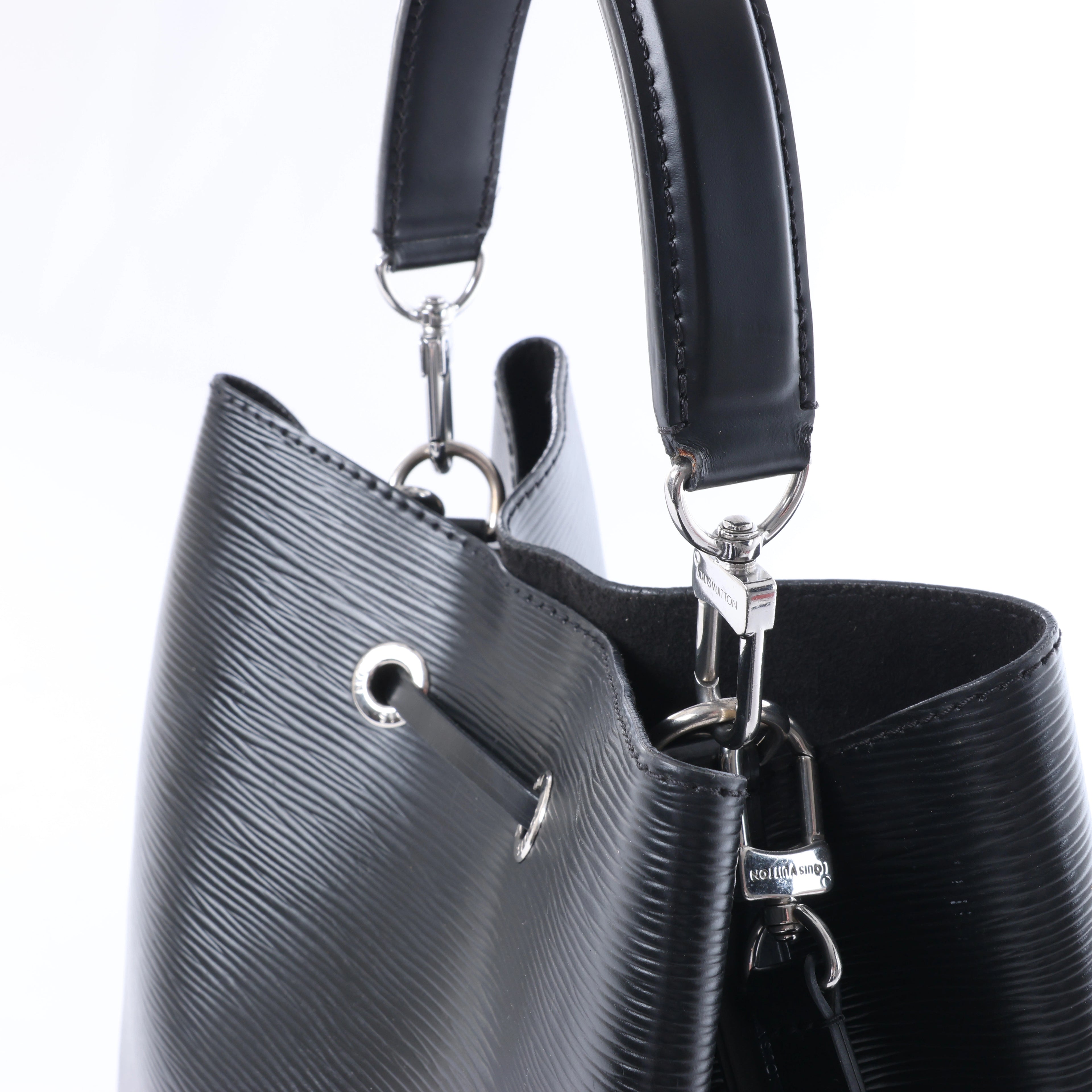 Louis Vuitton NeoNoe Epi Leather Shoulder Bag in Black M54366
