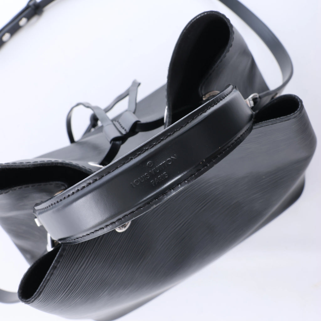 Louis Vuitton NeoNoe Epi Leather Shoulder Bag in Black M54366