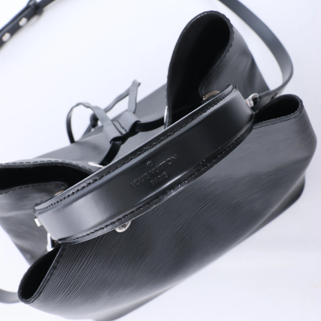 Louis Vuitton NeoNoe Epi Leather Shoulder Bag in Black M54366