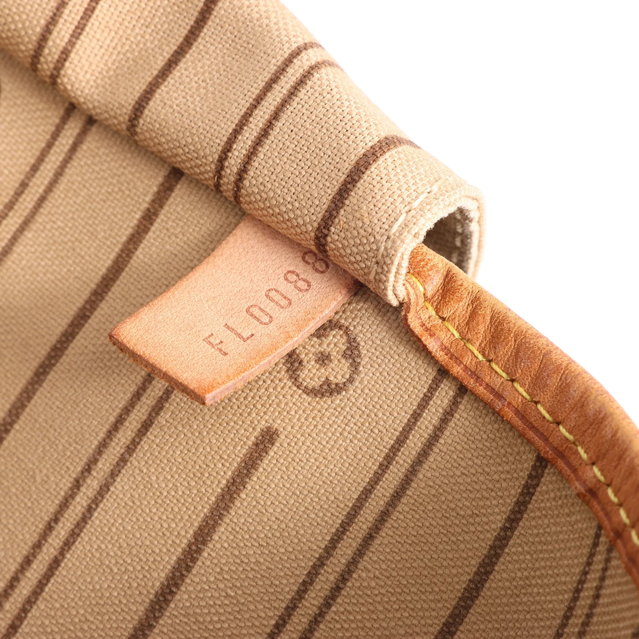 Louis Vuitton Neverfull GM Monogram Canvas Shoulder Bag in Brown M40157