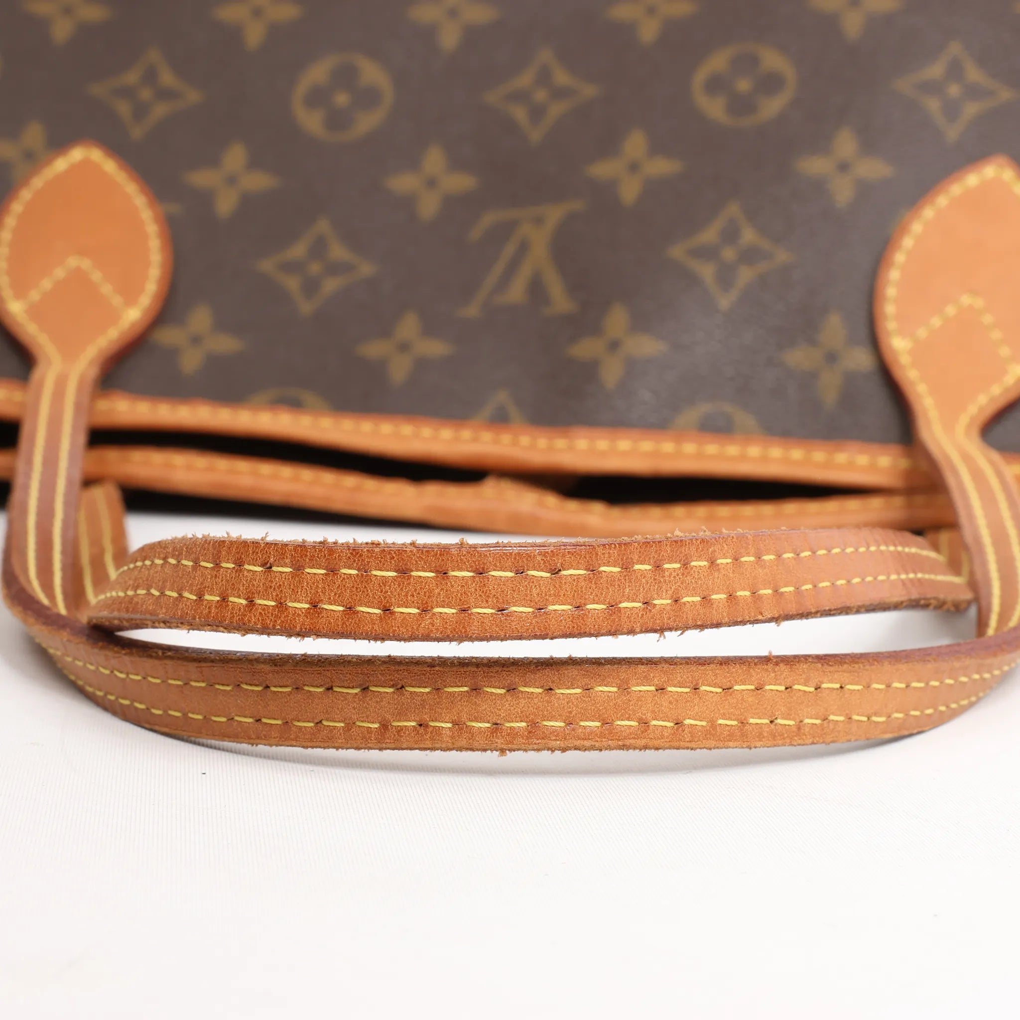Louis Vuitton Neverfull GM Monogram Canvas Shoulder Bag in Brown M40157