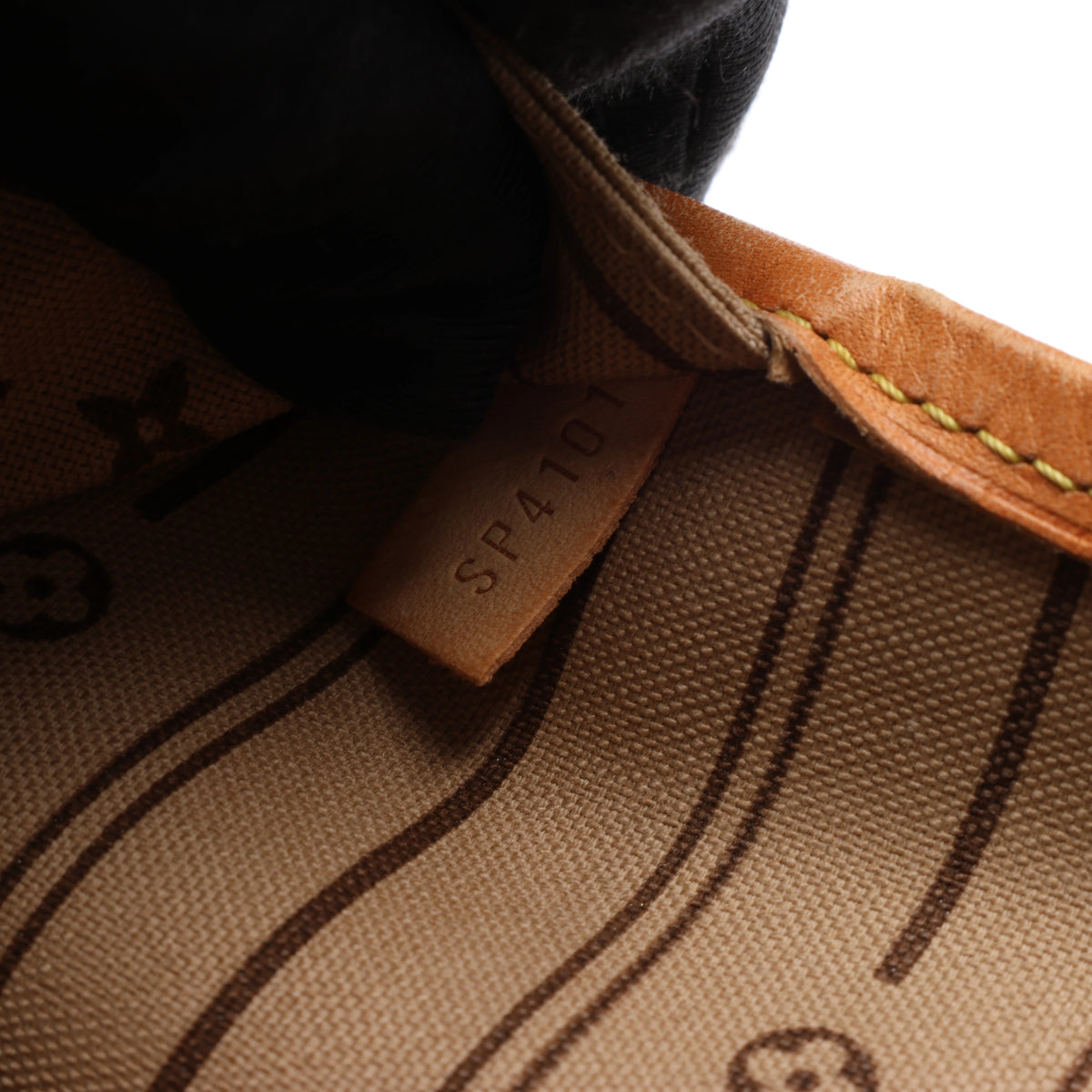 Louis Vuitton Neverfull GM Monogram Canvas Shoulder Bag in Brown M40157