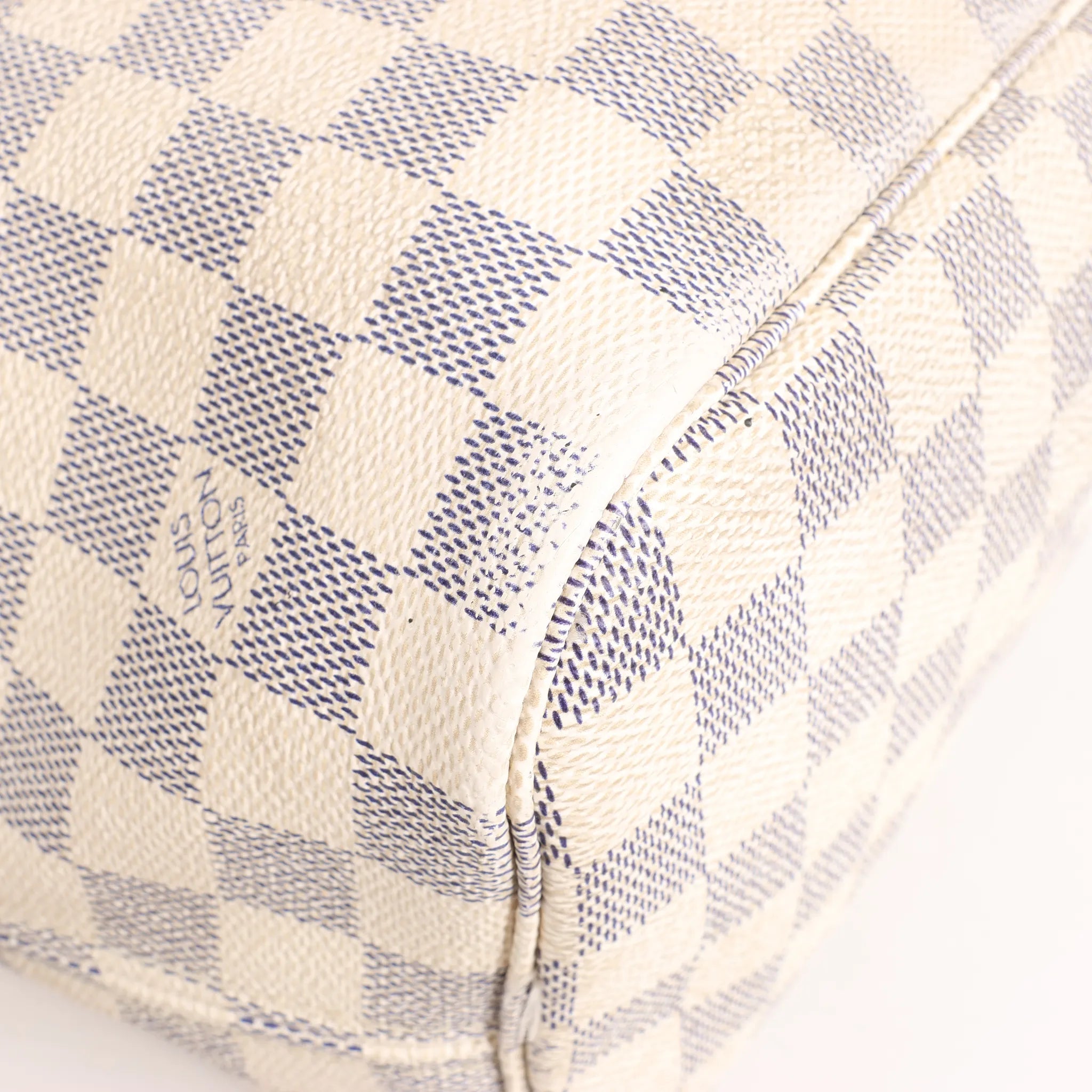 Louis Vuitton Neverfull MM Damier Azur Shoulder Bag in Beige N51107