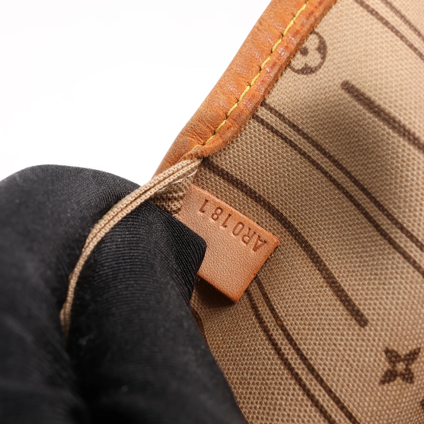 Louis Vuitton Monogram Neverfull MM Shoulder Bag M40156