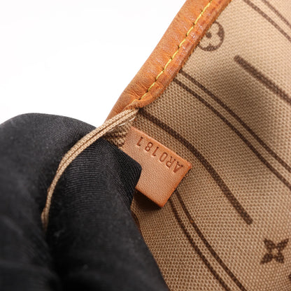 Louis Vuitton Monogram Neverfull MM Shoulder Bag M40156