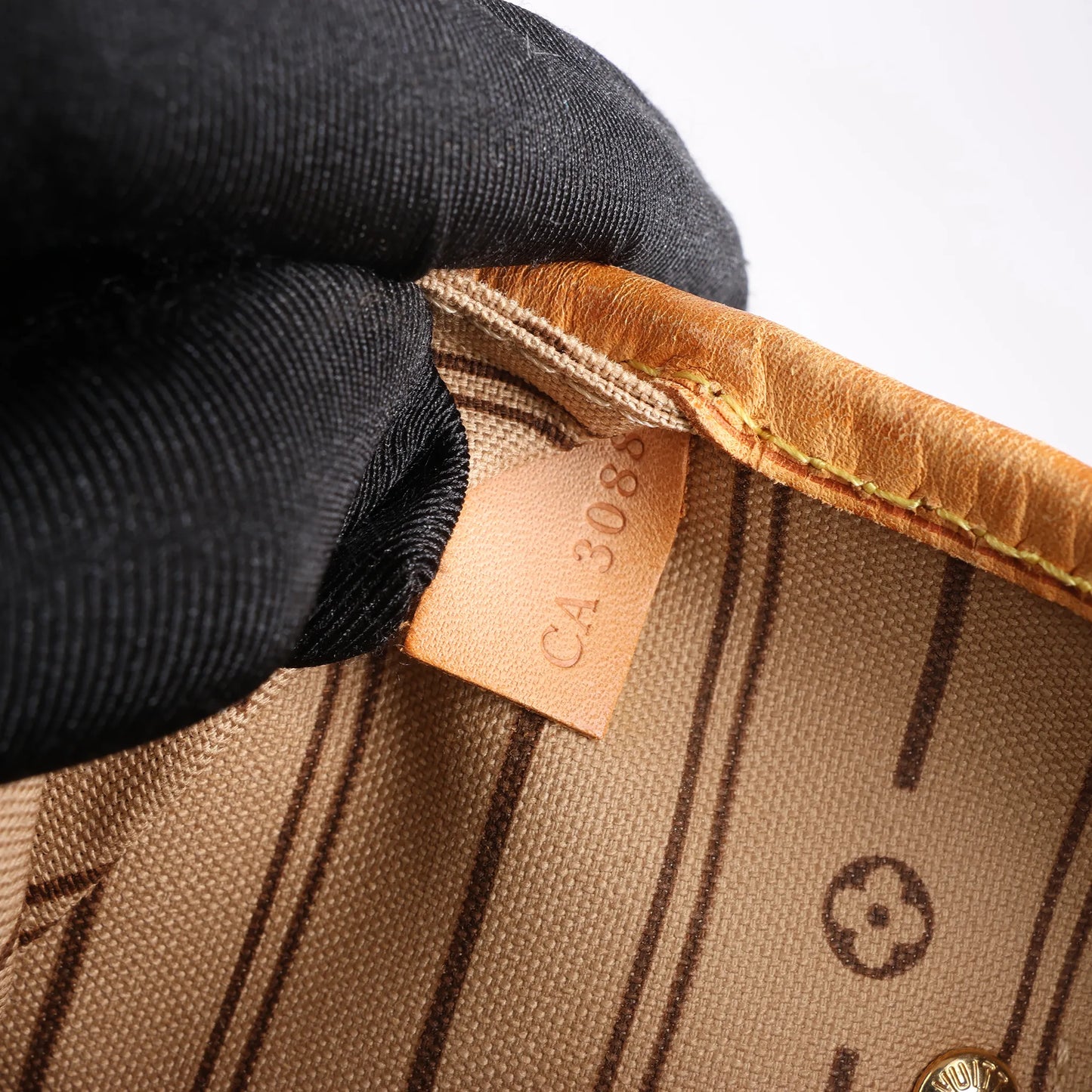 Louis Vuitton Monogram Neverfull MM Shoulder Bag M40156