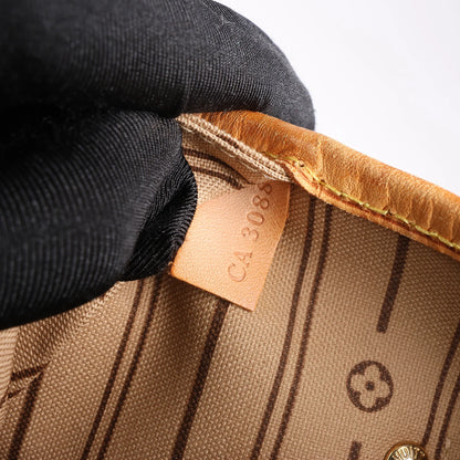 Louis Vuitton Monogram Neverfull MM Shoulder Bag M40156