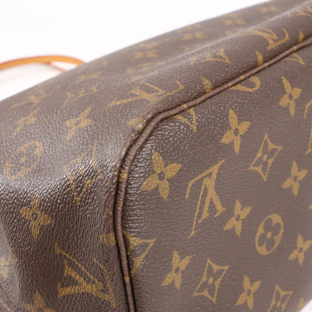 Louis Vuitton Monogram Neverfull MM Shoulder Bag in Brown M40156